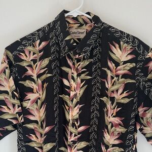 Cook Street Hawaiian Men's Black Floral Short Sleeve Shirt Size L